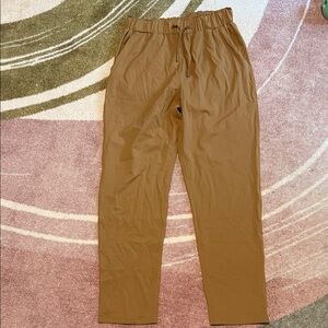 lululemon Brown women’s size 8 -  7/8 pants - NEVER WORN